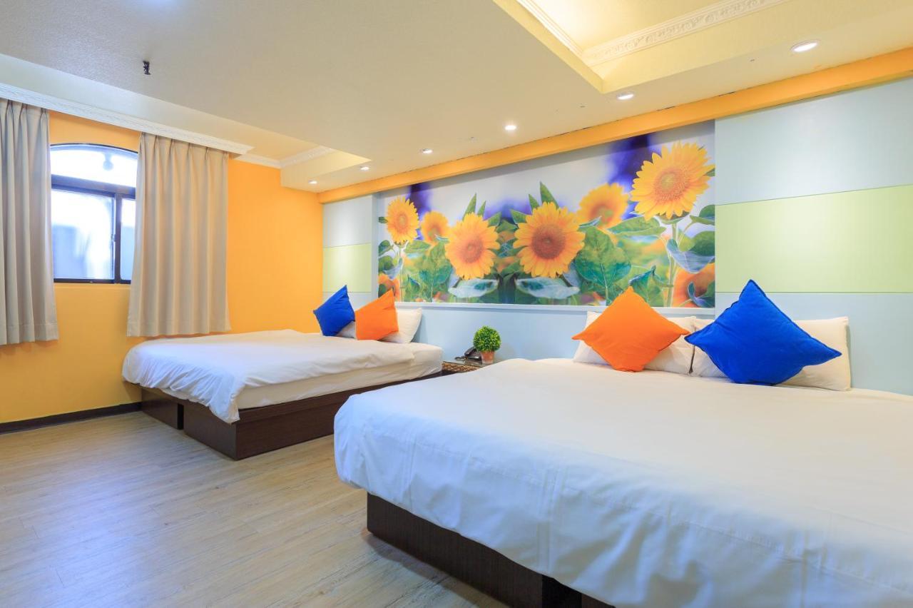Easy Stay Inn Kaohsiung Bagian luar foto