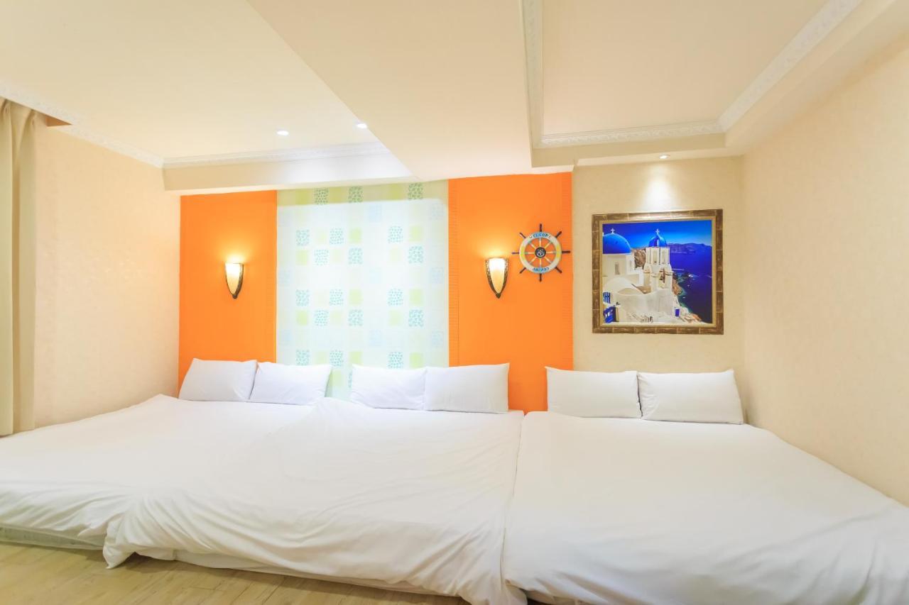 Easy Stay Inn Kaohsiung Bagian luar foto