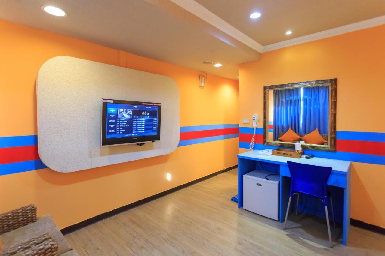 Easy Stay Inn Kaohsiung Bagian luar foto