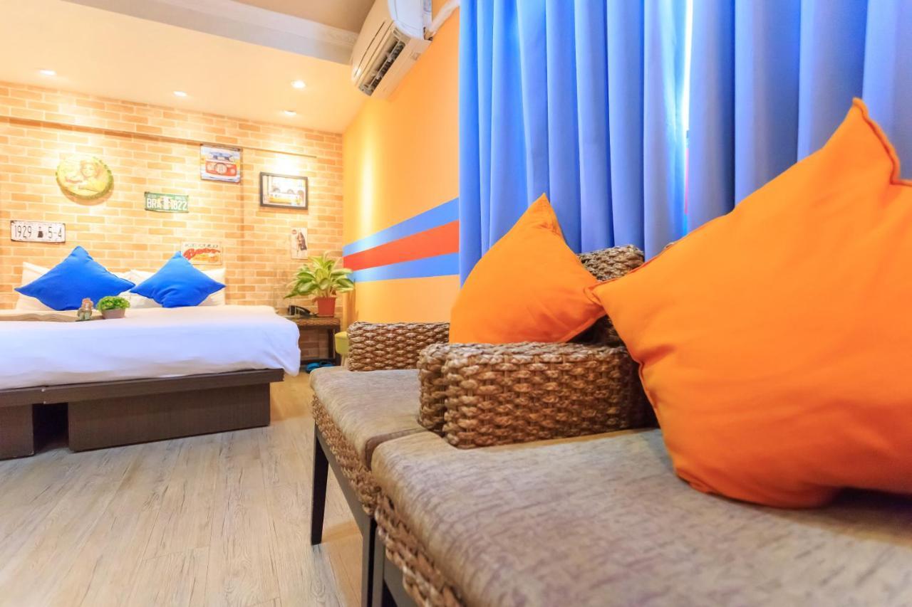Easy Stay Inn Kaohsiung Bagian luar foto