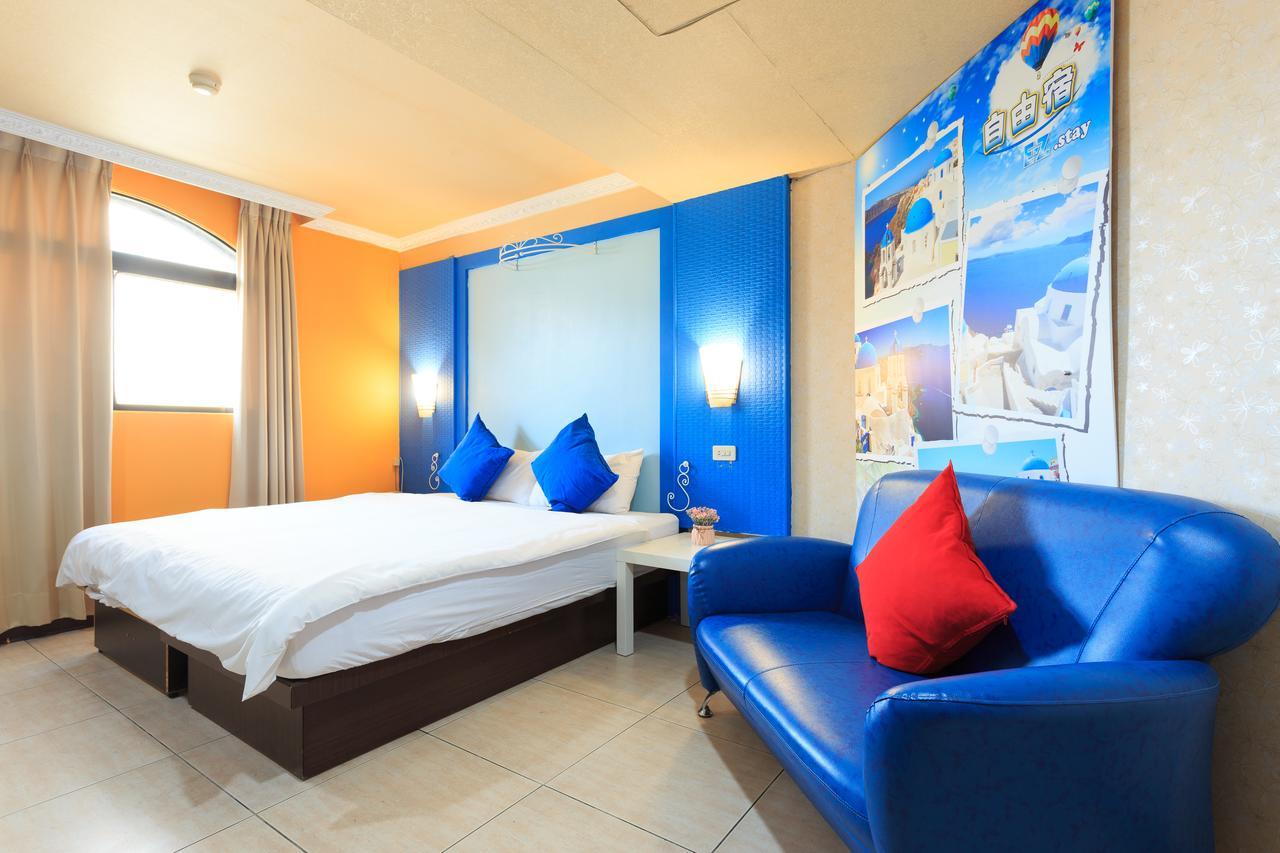 Easy Stay Inn Kaohsiung Bagian luar foto