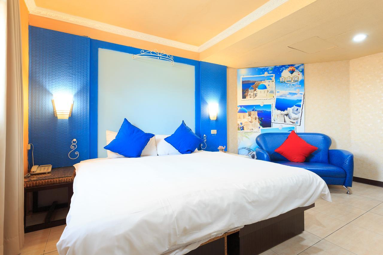 Easy Stay Inn Kaohsiung Bagian luar foto
