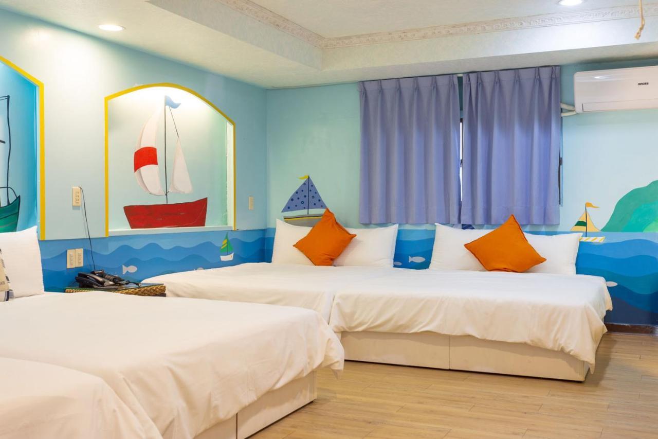 Easy Stay Inn Kaohsiung Bagian luar foto