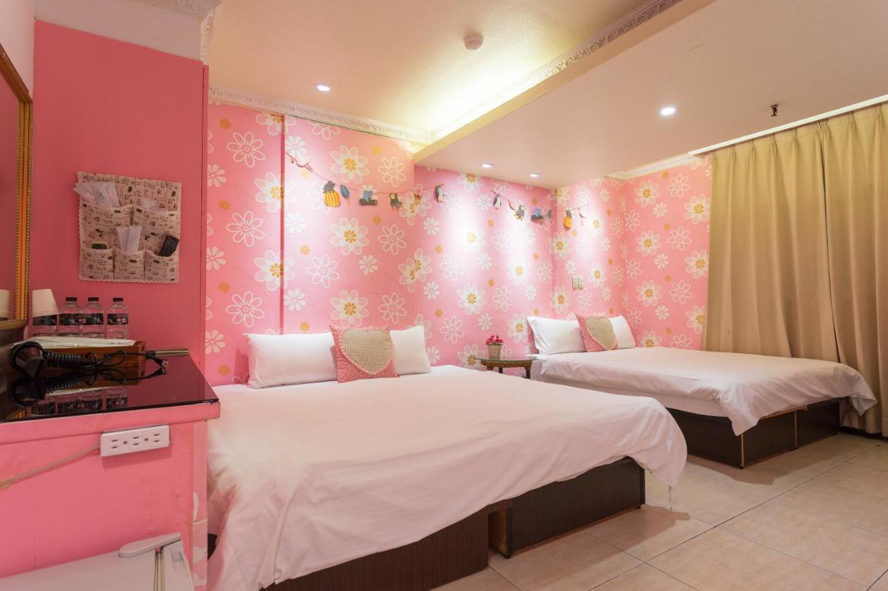 Easy Stay Inn Kaohsiung Bagian luar foto